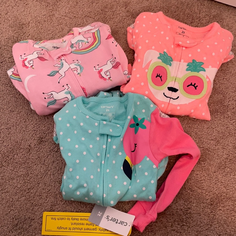 Toddler girl footie pajamas— Carter’s, never worn!